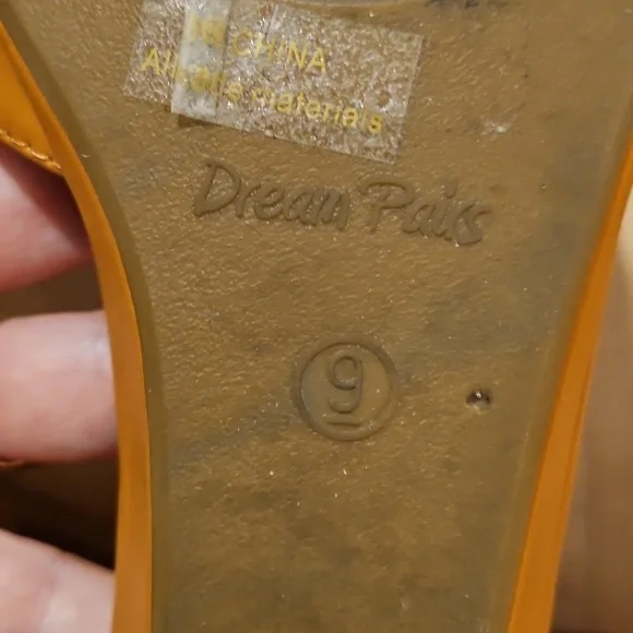 Dream Pairs Pointed Toe Tan Ankle Strap Shoes - Picture 10 of 11